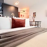 Skyline Glow - Chic 1br Northern Business Hub Area Apartament Bukareszt