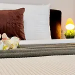 Apartament Skyline Glow - Chic 1br Northern Business Hub Area *