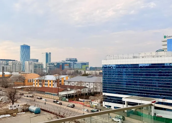 Skyline Glow - Chic 1br Northern Business Hub Area *