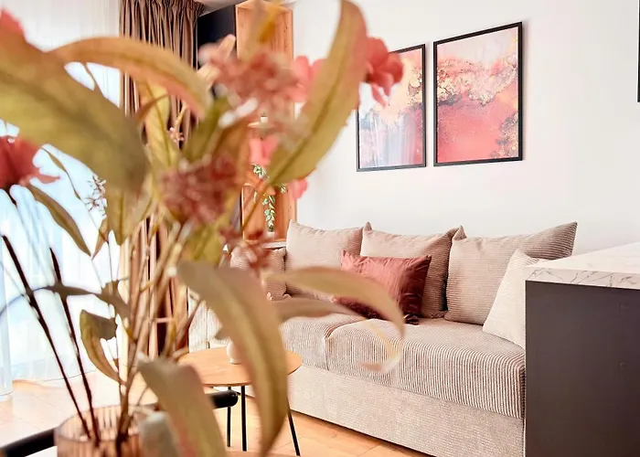 Apartment Skyline Glow - Chic 1br Northern Business Hub Area *