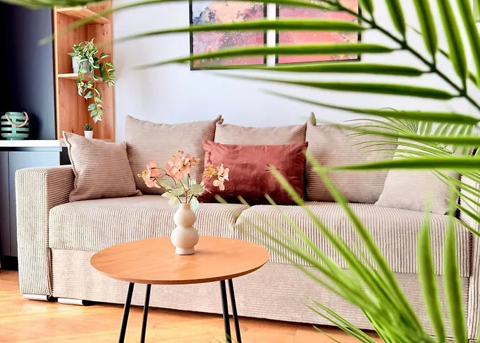 Skyline Glow - Chic 1br Northern Business Hub Area Apartment *