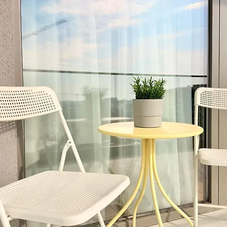 Skyline Glow - Chic 1br Northern Business Hub Area Apartman Bukarest